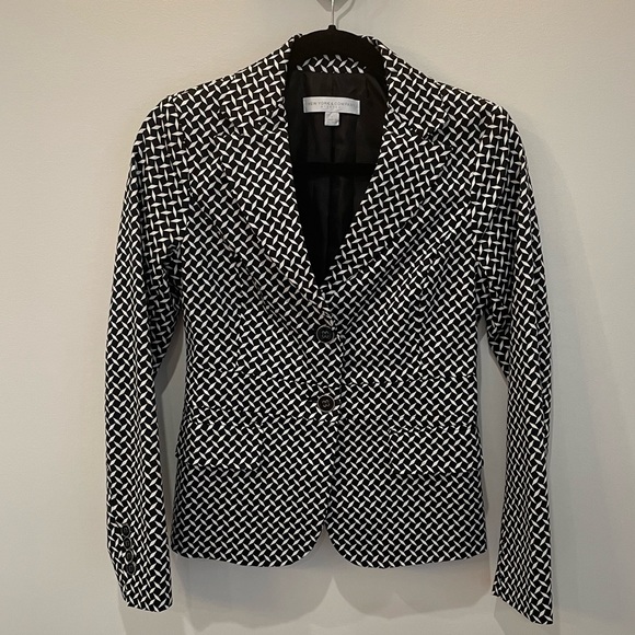 New York and Company Blazer !  Deep Navy and White Geometric Print -2 Button - Picture 13 of 13
